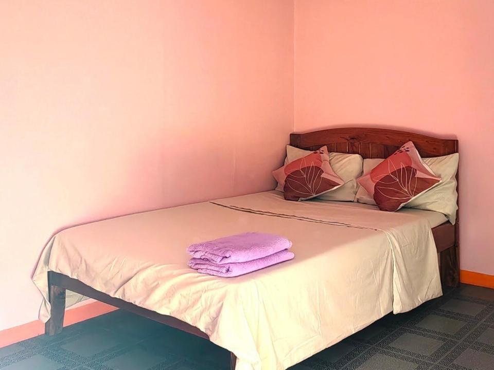 J&J Tourist Inn Bohol Екстериор снимка
