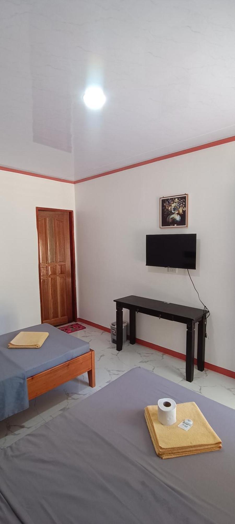 J&J Tourist Inn Bohol Екстериор снимка